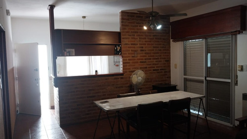 Casa De 3 Ambientes Con Galpon