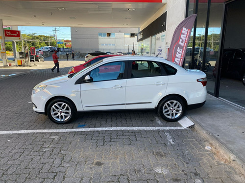 Fiat Grand Siena 1.6 16v Essence Flex Dualogic 4p