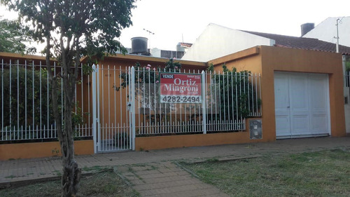 Casa  En Venta, Lomas De Zamora,  G.b.a. Zona Sur