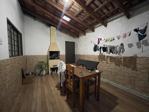 Casa De Esquina Com Comércio + Kitnet De Dois Andares