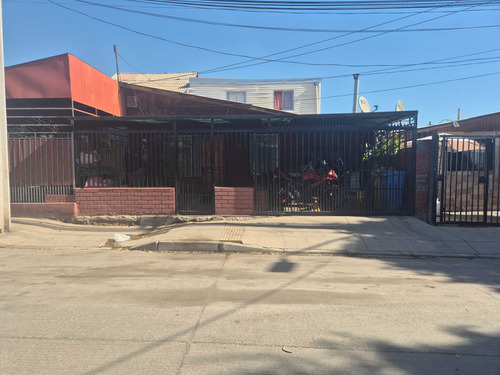 Amplia Y Comoda Casa En Colina (68779)