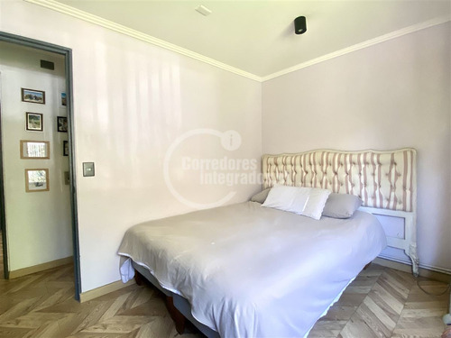 Casa En Venta De 5 Dorm.la Dehesa Lo Barnechea