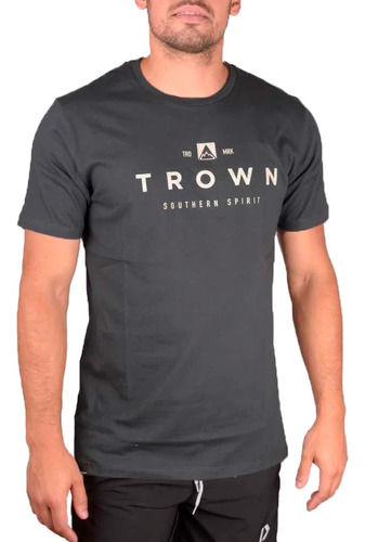 Remera Trown Lifestyle Hombre Trade Mark Gris Oscuro Cli