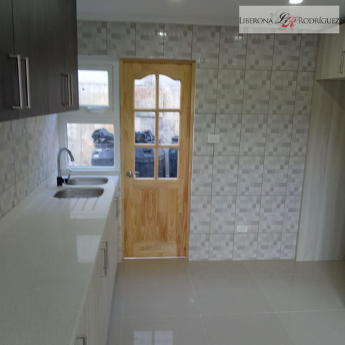 Casa En Venta De 4 Dorm. En Quilpué