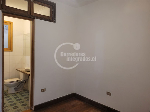 Casa En Venta De 6 Dorm. En Providencia