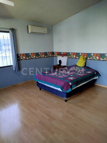Casa En Venta En Col. Lomas Del Roble En San Nicolas De Los Garza Nuevo Leon