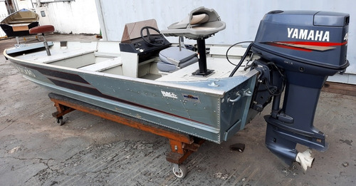 Barco/ Lancha Semi Chata 5mts + Yamaha 40hp