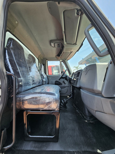 International 4300 Modelo 2015 Plataforma 7.60 Metros