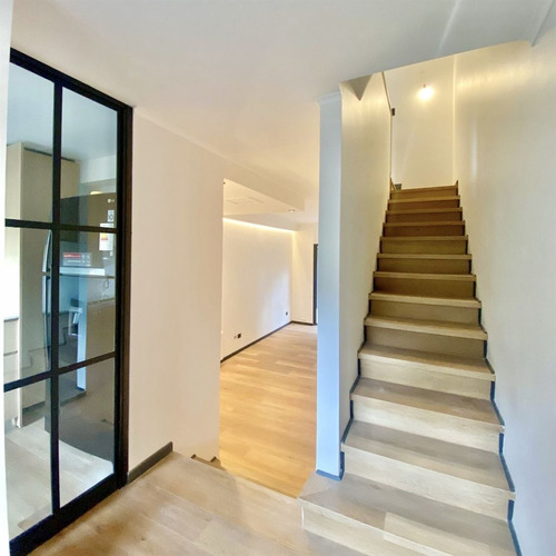 Casa En Venta De 4 Dorm. En Vitacura
