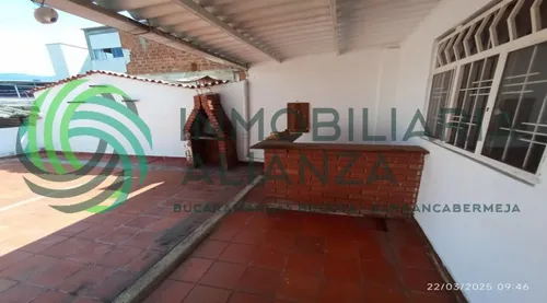 Casa En Venta En Centro. Cod V61718