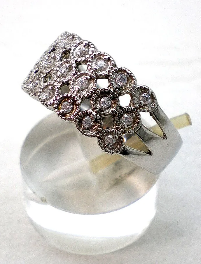 Anillo De Plata 925 Y Zafiros Blancos Art002