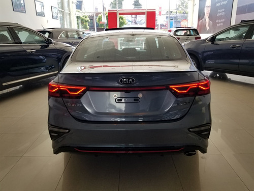 Kia Cerato 2.0 Sx At6 4 P