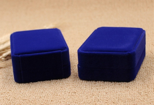 Imagen 6 de 6 de Una Caja De Terciopelo Anillo Aros Joyas 10x7x4cm