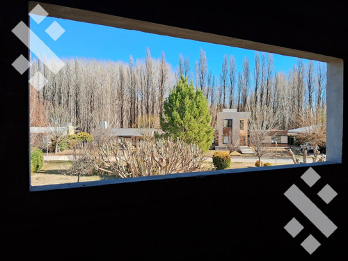 En Venta, Casa De 4 Dormitorios En Obra Santa Rita, Plottier