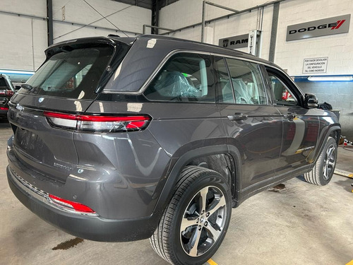 Jeep Grand Cherokee 3.6 Limited 286hp Techo + Llantas 18