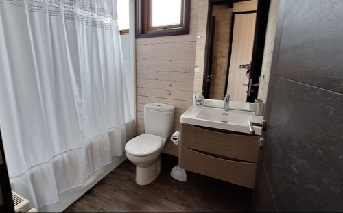 Casa En Venta De 5 Dorm. En Panguipulli