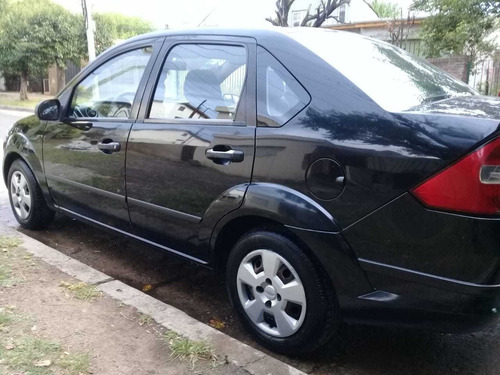 Imagen 4 de 9 de Ford Fiesta Max 1.6 Con Gnc /nafta 2006