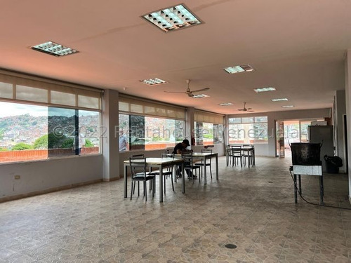 Imagen 29 de 30 de Venta De Estupendo Edificio En Prado De María / Gc 22-28408