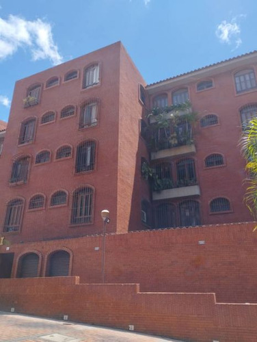 Urb. La Tahona, Vendo Excelente Apartamento