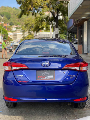 Imagen 5 de 12 de Toyota Yaris E