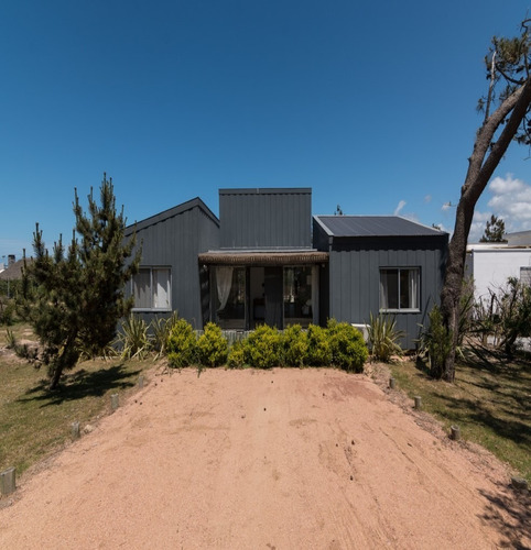 Venta Casa 4 Dormitorios En Suite - Club De Mar (cm82)