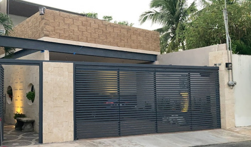 Casa En Venta En Montebello Merida A0512