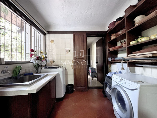Casa En Arriendo De 6d/4b En Las Condes
