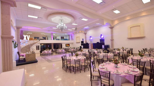 Venta De Propiedad Con 2 Salones De Eventos