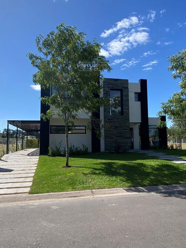 Imagen 3 de 30 de Casa En Venta En Santa Emilia, Pilar Del Este, G.b.a. Zona Norte