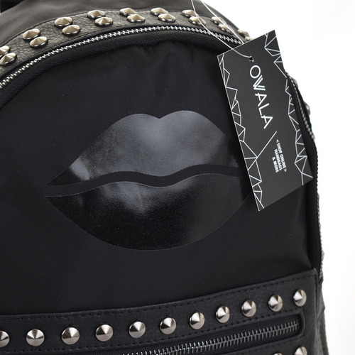 Mochila Cuero Sintetico Mujer Las Oreiro Tachas Urbana Negra