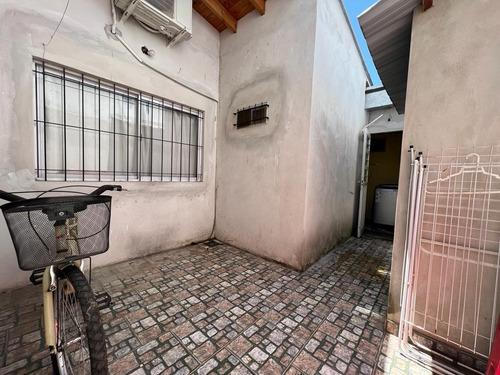 Imagen 29 de 30 de Venta Casa En Lote Propio - Villa Lugano - 4 Dormitorios