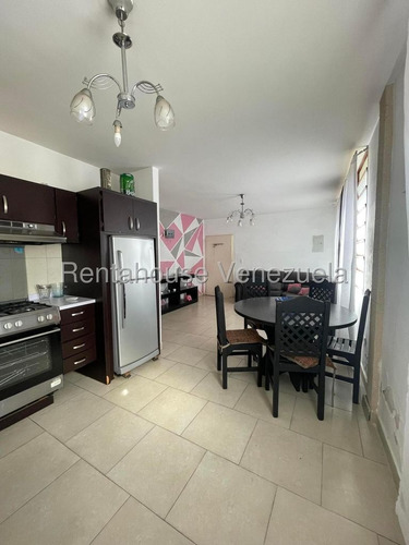Casa En Alquiler Amoblada Bien Ubicada Con Agua Constante Seguridad 3 Habitaciones 3 Baños Lista Para Mudarse Nela 25-14786