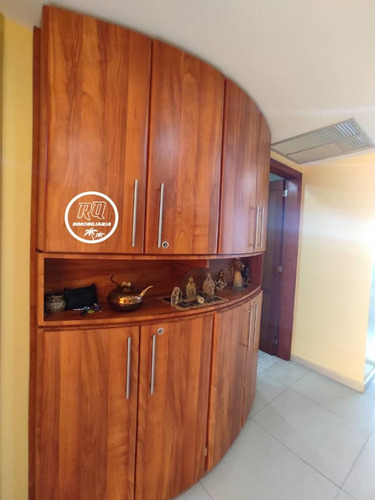 Imagen 3 de 12 de Cómodo Apartamento Con Espectacular Vista Al Mar En Alquiler