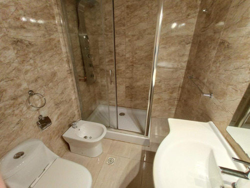 Imagen 13 de 18 de Apartamento - Rambla Y Pereira De La Luz, 200 M2 , Gge * 2 , Box , Reciclado !!