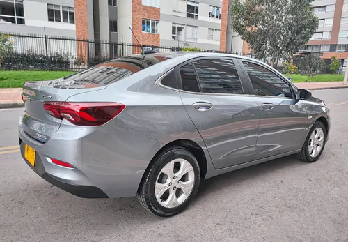 Chevrolet Onix 1.0T Premier Sedan At