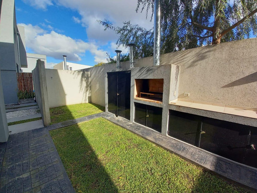 Imagen 26 de 28 de Duplex En Venta En La Plata Calle 34 E/ 141 Y 142 Dacal Bienes Raices