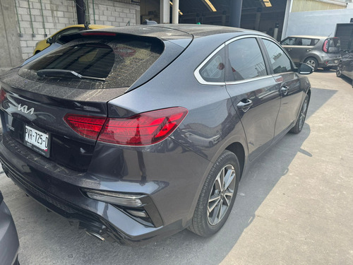 Kia Forte 2.0 Hb Ex Mt