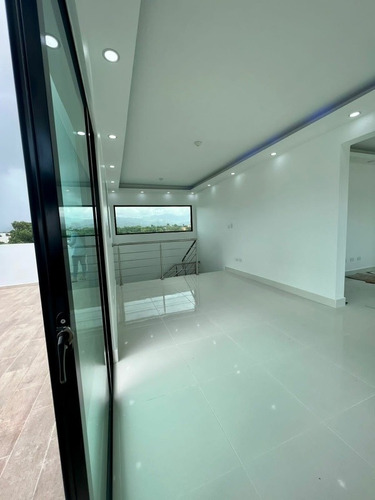 Imagen 10 de 20 de Se Alquila Un Penthouse En Tigaiga Nuevo A Estrenar