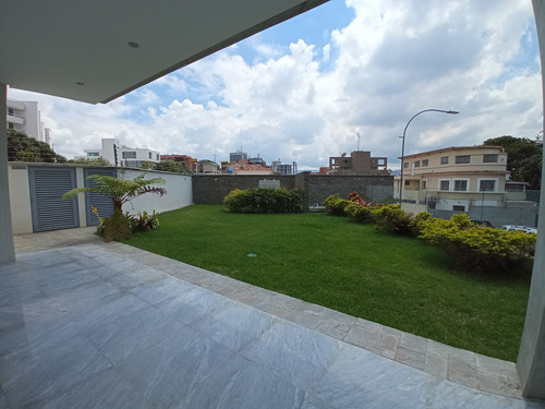 Imagen 3 de 17 de Vendo Apartamento 150m2 4h/4b/4p La Castellana