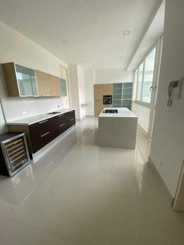 Imagen 13 de 18 de La Castellana Vendo Apartamento 360 M2 04143256451