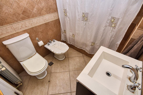 Imagen 27 de 30 de Impecable Casa En Venta Con 4 Dormitorios Mas Dependencia! Jardin Pileta Y Parrilla!