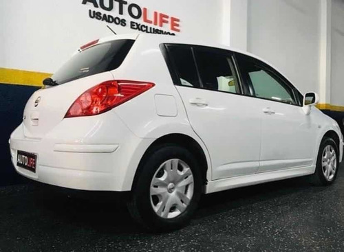 Imagen 5 de 9 de Nissan Tiida 2013 1.8 Visia 5 P