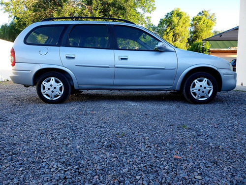 Imagen 4 de 15 de Chevrolet Corsa 1.6 Wagon Classic Gls