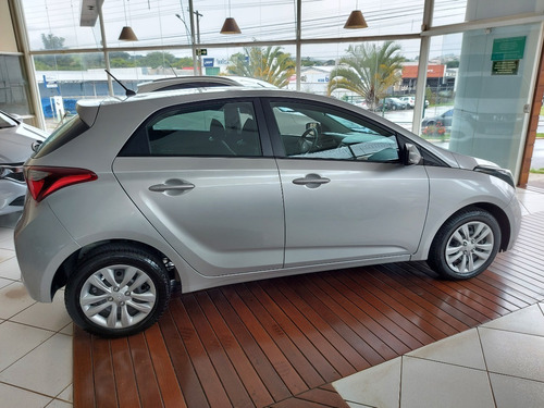 Imagem 6 de 14 de Hyundai Hb20 1.0 Confort Plus 2019, Prata, Único Dono