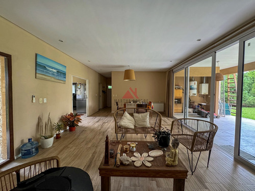 Casa Chalet En Venta En Manzanares Chico, Pilar, G.b.a. Zona Norte