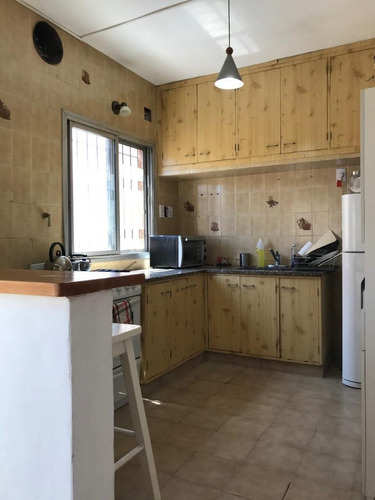 Imagen 4 de 9 de Casa Al Fondo! En Estratégica Ubicación!