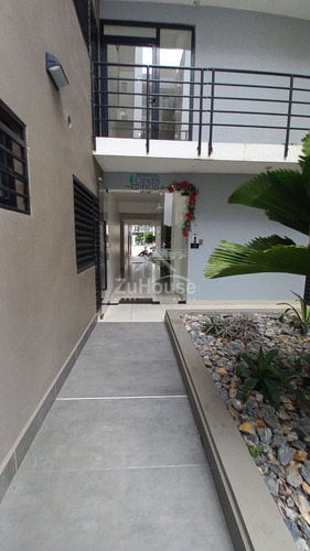 Apartamento En Venta Con Cuarto De Servicio Y Patio En Torre Próximo Al Homs Wpa64