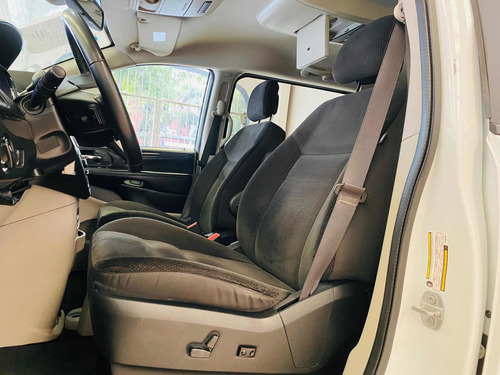 Imagen 9 de 15 de Dodge Grand Caravan 2019 3.7 Sxt+ At
