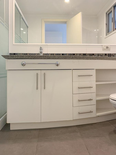 Venta De Apartamento 3 Dormitorios Con Terraza Y Jardín En Carrasco Norte