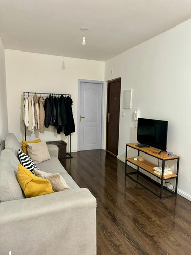 Apartamento De 1 Dorm En Pocitos, Próximo A La Rambla, Excelente Zona Y Servicios, Buena Locomoción